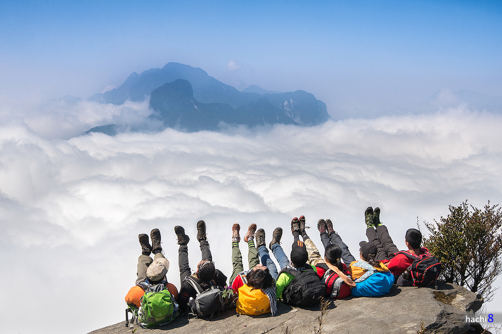 Săn mây Tà Xùa - Trải nghiệm thử cảm giác "lơ lửng" giữa mây và núi