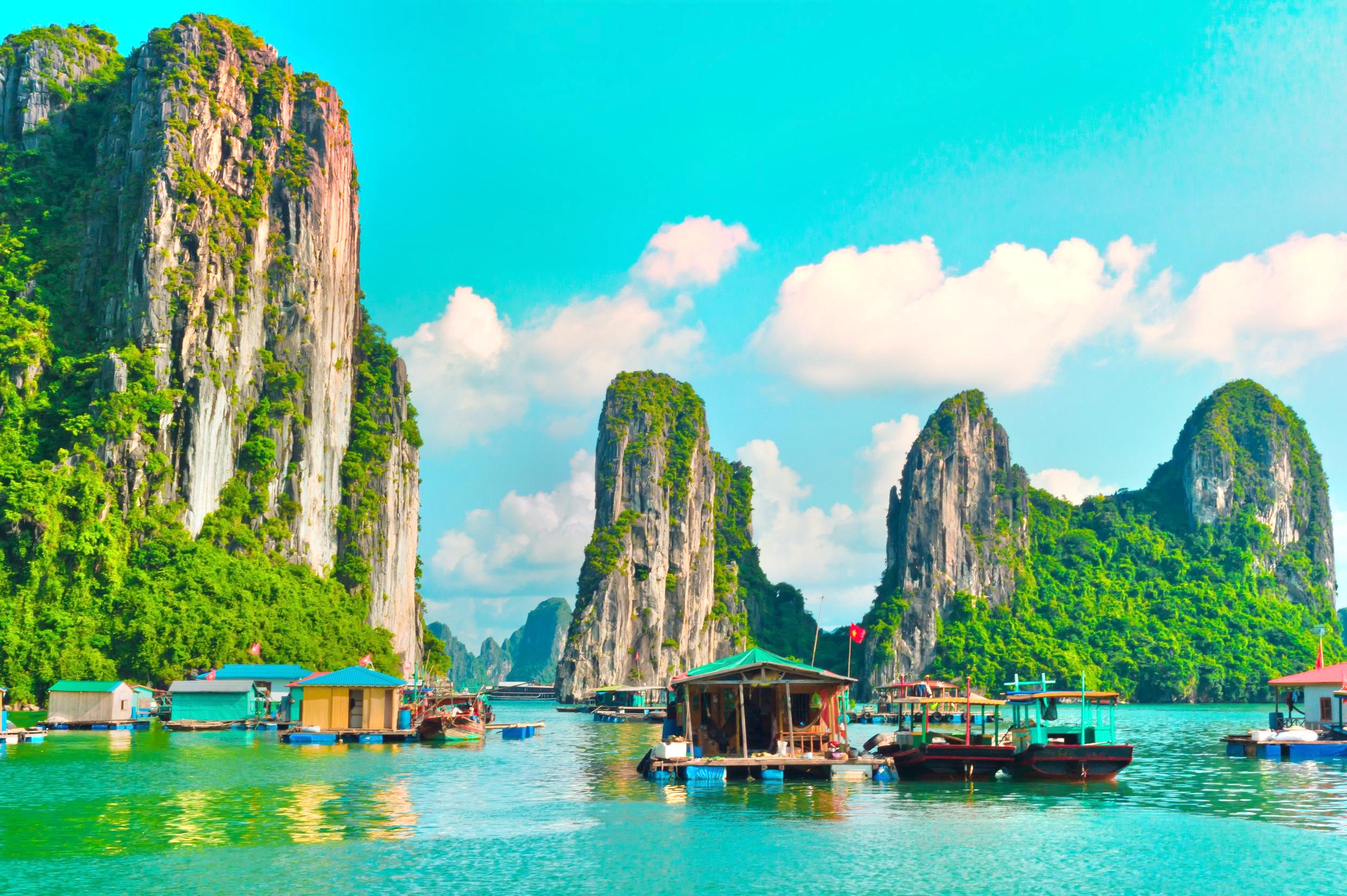 Experience the Enchanting Vietnam: Uncover Breathtaking Landscapes, Cultural Riches, and Warm Hospitality