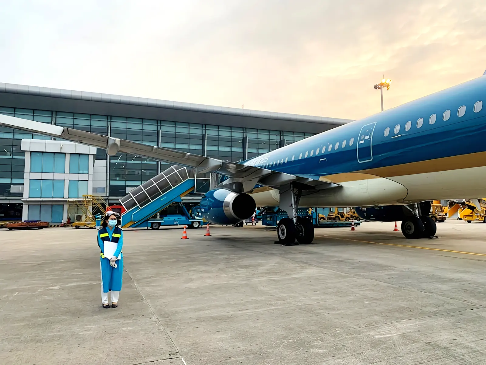 Seamless Travel into Vietnam in 2025 - Unlocking the Noi Bai eVisa Entry Procedures for a Smooth Arrival